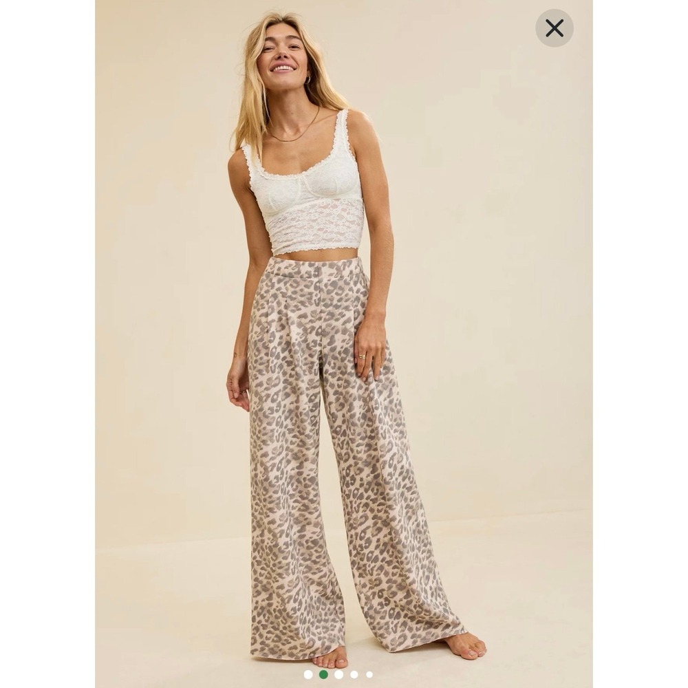 Aerie Street Trouser wide-leg pants in a neutral cheetah print size xsmall
